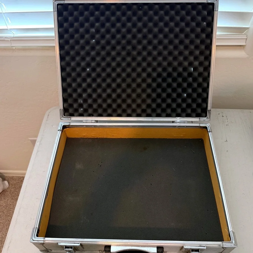 Vintage Aluminum Hard Shell Equipment Case 17.5 x 13 x 6 Camera Equipment Case